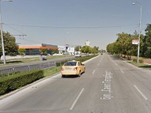 Товарен автомобил помете пешеходец по бул. "Санкт Петербург"