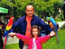 10-годишната Жасмина: Ура! Най-накрая всичко свърши! Обичам те, татко!
