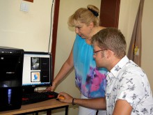 Елитно пловдивско училище се модернизира, въвежда чип карти