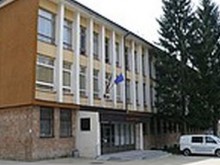 Нашариха сграда на полицията с обидни думи