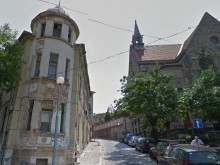 Министерство започва проверка заради паднала мазилка в Пловдив