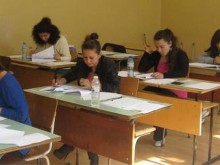 Анулираха работата на зрелостник в Пловдив заради мобилна техника