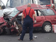 Баща и син са загиналите в тежката катастрофа