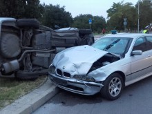 Зрелищна каскада в "Тракия", линейка откара двама в болница!