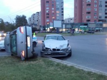 Чуждоземец е карал БМВ-то, което блъсна и преобърна "Пежо" в Пловдив