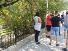 Обсадиха Съдебната палата в Петрич, заплашват с линч ром-изнасилвач