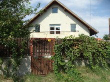Семейство със 7 деца от пловдивско село остава без дом, вижте защо