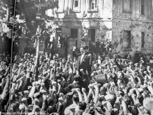 Преди да бъде опожарен днес, Тютюневият град бе удавен в кръв от комунистите през 53-та