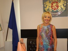 Манолова иска общинските омбудсмани да имат отделен бюджет