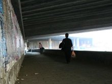 Подновяват осветлението в подлеза под Централна поща