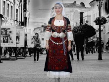 Божествено красива пловдивчанка вдъхнови фотограф за нещо уникално
