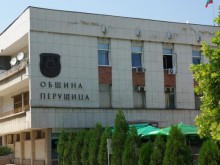 Полиция и ДАНС влязоха в община Перущица, има арести