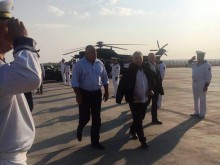 Премиерите на България и Унгария огледаха с хеликоптери оградата край Лесово