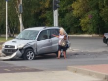 Пореден джип остана без предница след катастрофа в Пловдиив