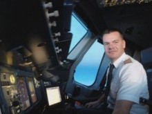 Български пилот ще приземи най-големия пътнически самолет в света на родна земя