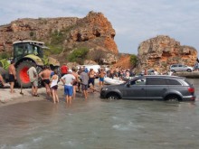 Зрелище! Вадиха джип за хиляди левове от морето до Варна!