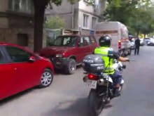 Пловдивчанин в патова ситуация, полицай го плаши със съд!