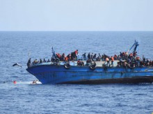 Препълнен с бежанци кораб потъна в Средиземно море 