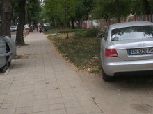 Кола профуча на метри от баща с две деца в Пловдив: Тате, страх ме е!