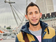 Трогателно! Момче, дадено за осиновяване преди 28 години, търси биологичните си родители