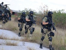 Полиция и военни показаха край Пловдив как ще ни пазят от главорези!