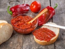 Експерт разкри скандални истини за състава на лютеницата в магазините