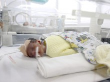 Дават в приемно семейство изхвърленото в "Обеля" бебе