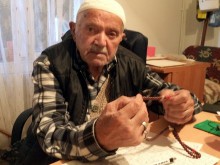 Ходжа чете 744 пъти молитва, за да спре мъж от кръшкане