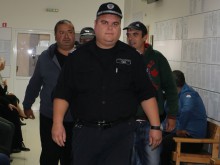 Тези двама мъже са обвинени в извършване на тежко престъпление