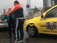 Лют спор между таксиджия и възрастен шофьор в Пловдив
