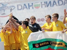 "Канарчетата" защитават честта на родината, да им пожелаем успех!