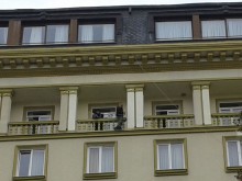 Притеснен пловдивчанин: Така се боядисва фасадата на "Тримонциум"