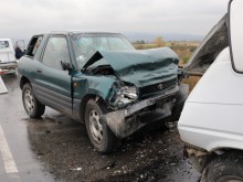 Жесток челен сблъсък край Пловдив, един е в болница