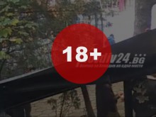 Ексклузивно: Видео от инцидента, при който автобус уби жена, разкрива истината (18+)