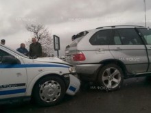Патрулки станаха участници във верижна катастрофа