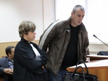 Полицаят, обвинен за двойното убийство в Пловдив: Тормозят семейството ми!