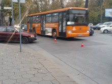 Инцидентът на бул. "Руски": Шофьорката - в шок, блъснатият - откаран в болница!