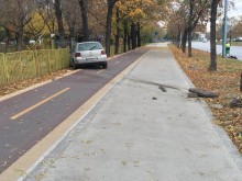 Ексклузивно: Смолянски "Голф" се вряза в детска площадка в Пловдив!