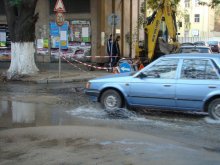 Част от улица "Богомил" осъмна под вода