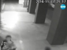 Камера засне как деца се опитват да оберат аптека в Пловдив