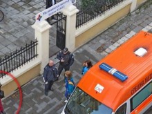 Бургазлийка налетя да бие лекарка, докторката се заключи от страх