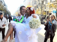Пей, сърце! Невиждана сватба в центъра на София 