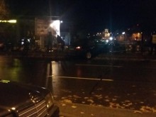 БМВ със зрелищно изпълнение до Тунела, помля ограда