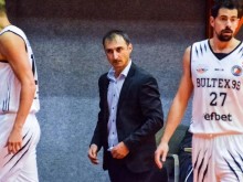 Треньорът на Академик: До последно криехме, че Семпъл е болен