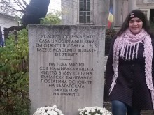 Пловдивски талант се поклони пред паметника на Ботев в Румъния преди шахматен турнир