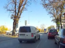 Пловдивчанин засне изключително опасна и безпардонна маневра