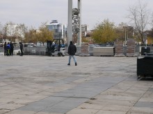 Започна изграждането на огромната ледена пързалка в Пловдив