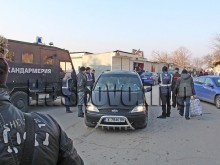 Жандармерия и данъчни блокираха битака в Димитровград
