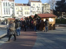 Коледен базар отново ще радва пловдивчани пред Общината