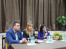 3 дни учениците ще работят срещу заплащане, а 2 ще учат